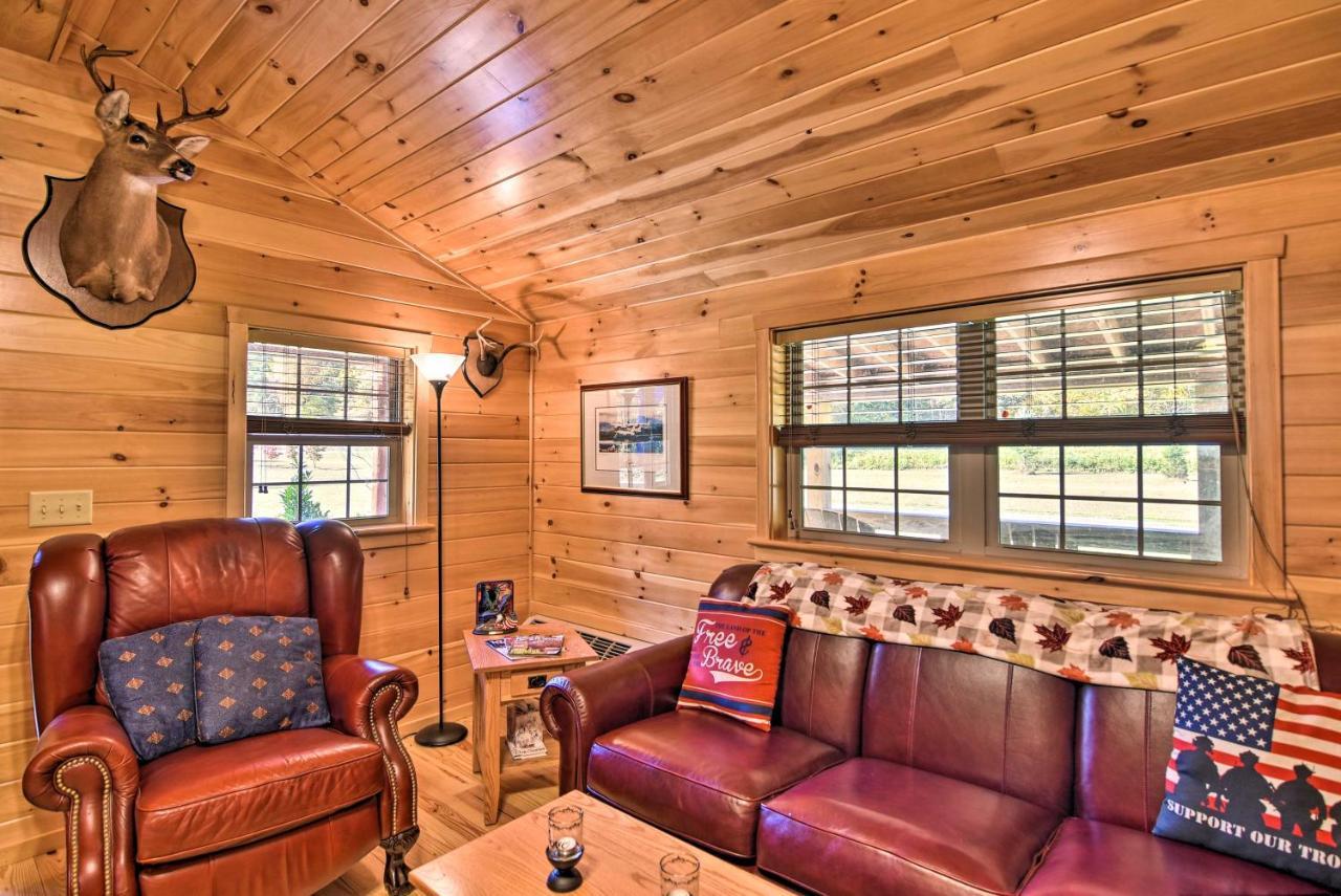 Pet-Friendly Cabin With Fire Pit And River Access! Parsons エクステリア 写真