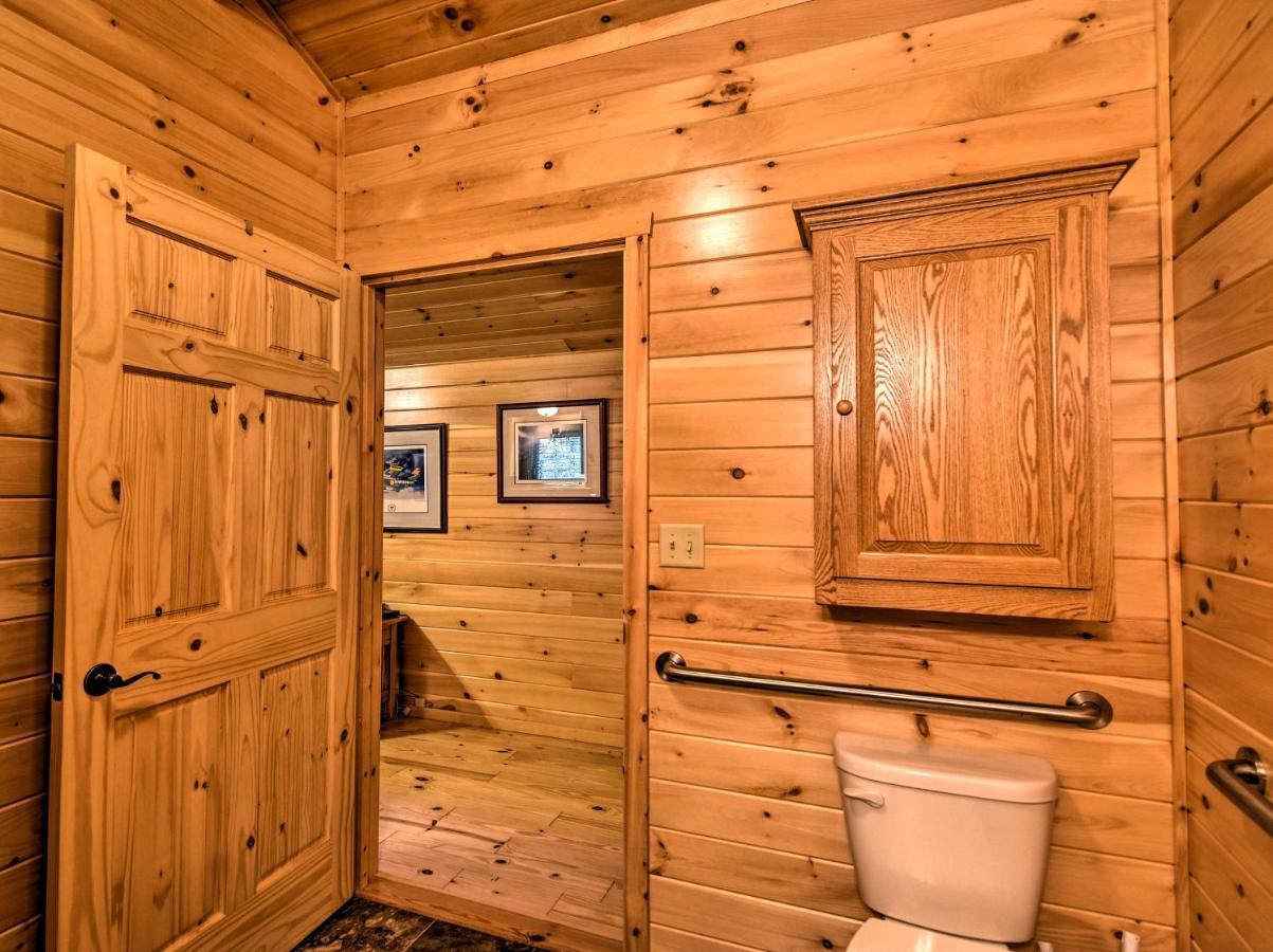Pet-Friendly Cabin With Fire Pit And River Access! Parsons エクステリア 写真